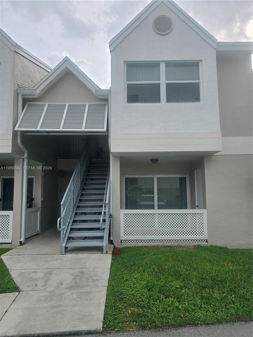 7-17320 Nw 67th Pl, Hialeah, FL, 33015-5839 | Card Image