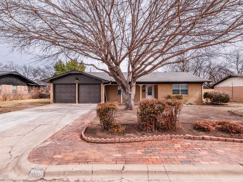 2008 10th St, Brownwood, TX, 76801-5417 | Card Image