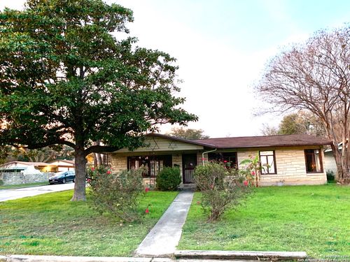 69 Vaughan Pl, San Antonio, TX, 78201-3805 | Card Image