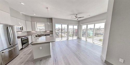 1101-401 W 25th St, Houston, TX, 77008-4611 | Card Image