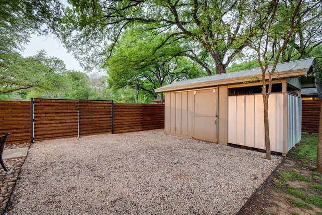 11 Sunset Trl, House other with 3 bedrooms, 3 bathrooms and 12 parking in Sunset Valley TX | Image 40