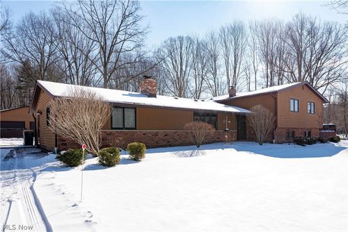 9735 Deerfield Pl, Kirtland, OH, 44094-9326 | Card Image