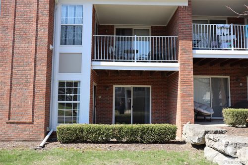 44755 Marigold Dr, Sterling Heights, MI, 48314-1225 | Card Image