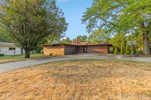 3933 S Big Spring Dr Sw, Grandville, MI, 49418-1825 | Card Image