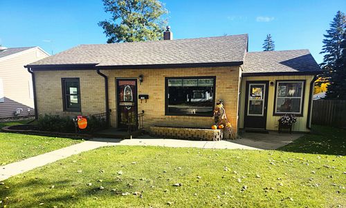 1405 Bryant St, Alexandria, MN, 56308-2812 | Card Image