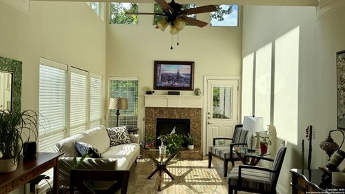 10-10 Ventana Pkwy, San Antonio, TX, 78256-1901 | Card Image