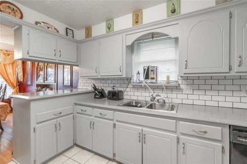 8216 Nw 6th St, Oklahoma City, OK, 73127-4802 | Card Image