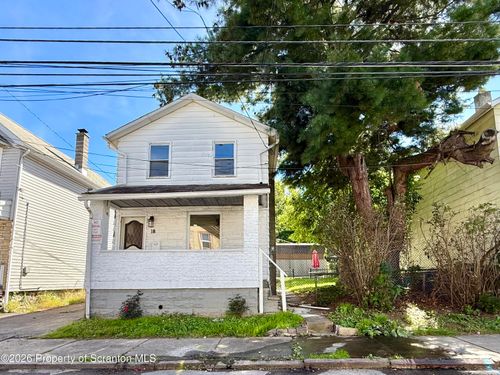 18 Hutson St, Wilkes Barre, PA, 18702-4916 | Card Image