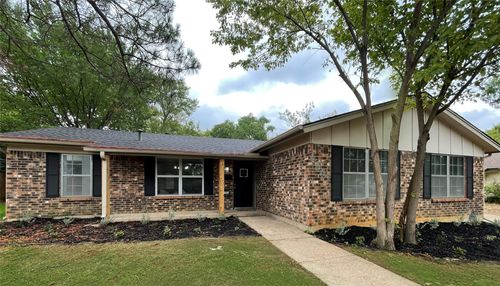 2003 Ford St, Arlington, TX, 76013-4929 | Card Image