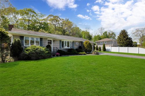 18 Lincoln Ave, Lake Ronkonkoma, NY, 11779-2306 | Card Image