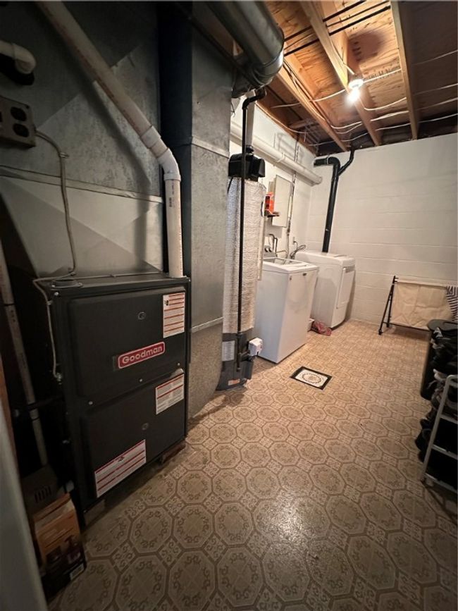 112 Jenny Lynn Dr, House other with 3 bedrooms, 3 bathrooms and 2 parking in Aliquippa PA | Image 36