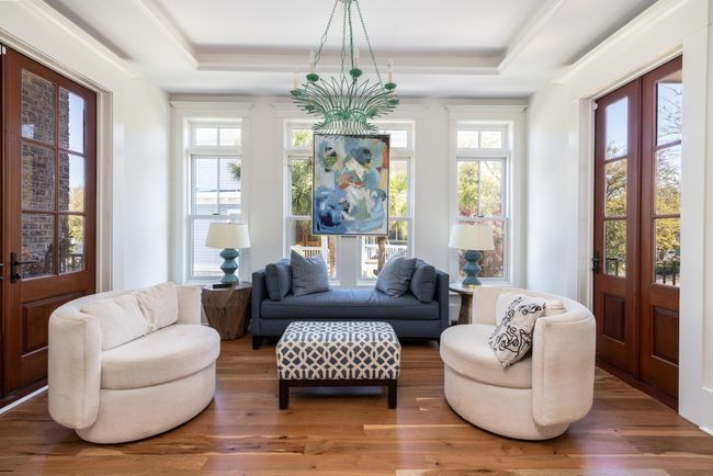 Sun Room/Dining Area | Image 8