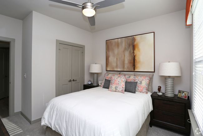UNIT-1301 - 680 E Algonquin Rd, Condo with 2 bedrooms, 2 bathrooms and 2 parking in Schaumburg IL | Image 11