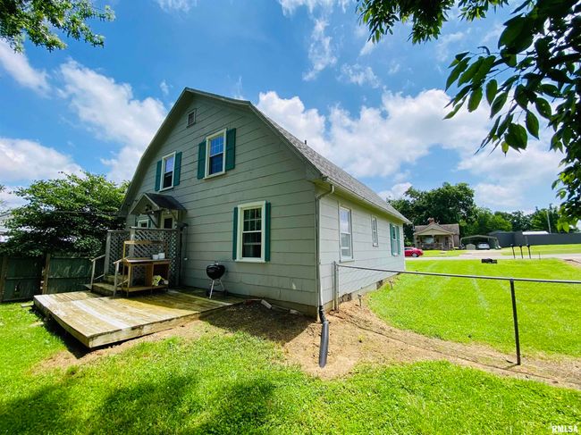 245 W Mcclernand Ave, House other with 5 bedrooms, 2 bathrooms and null parking in Shawneetown IL | Image 5