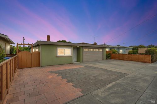 2867 18th St, San Pablo, CA, 94806-2340 | Card Image