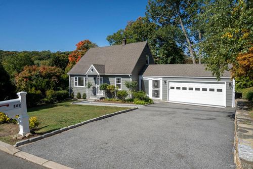 162 North Rd, White Plains, NY, 10603-2935 | Card Image