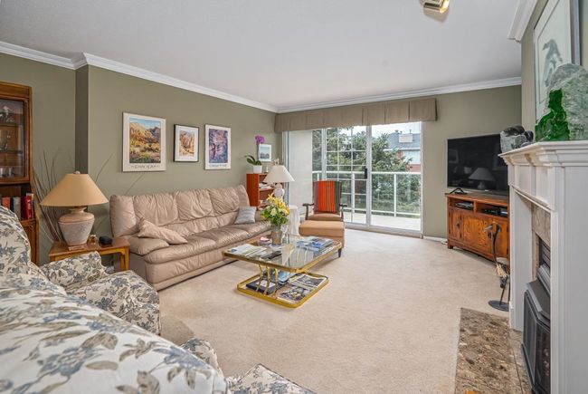302 - 1140 55 Street, Condo with 2 bedrooms, 2 bathrooms and 1 parking in Delta BC | Image 2