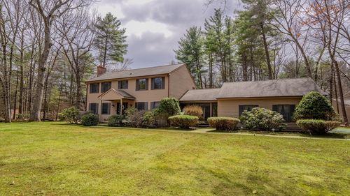 1 Ashley Cir, Easthampton, MA, 01027-9711 | Card Image