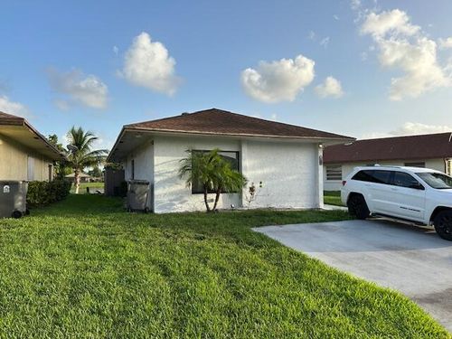5262 Garden Hills Cir, West Palm Beach, FL, 33415-9132 | Card Image