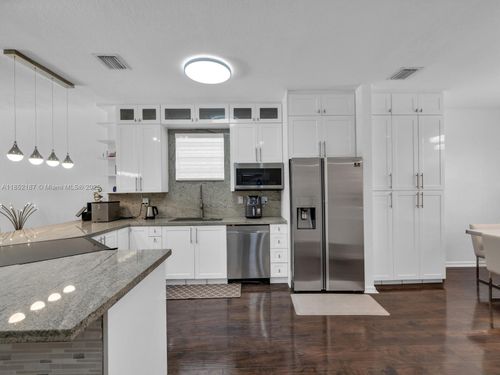 8956 Sw 215th Ln, Cutler Bay, FL, 33189-3810 | Card Image