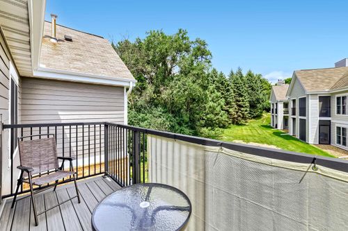 206-6010 Chasewood Pkwy, Minnetonka, MN, 55343-4348 | Card Image