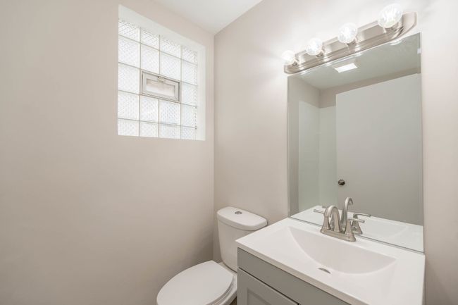 611 S 6 Th Ave, House other with 3 bedrooms, 2 bathrooms and 4 parking in Maywood IL | Image 11