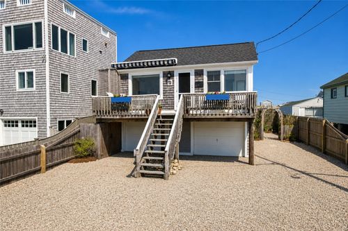 11 Brecka Dr, Narragansett, RI, 02879-5825 | Card Image