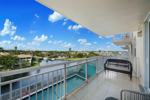 apt-5j-437 Golden Isles Dr, Hallandale Beach, FL, 33009-7556 | Card Image