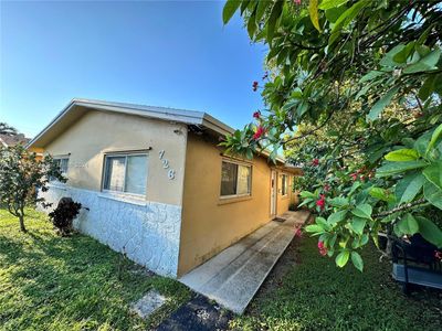 726 Sw 7th St, Home with 0 bedrooms, 0 bathrooms and 2 parking in Hallandale Beach FL | Image 1