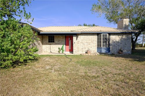 365 County Road 1341, Alice, TX, 78332-7713 | Card Image