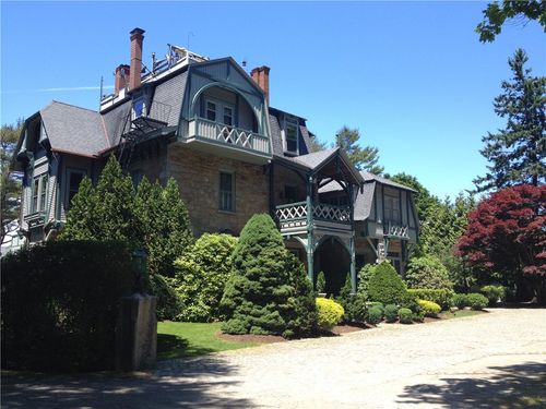 apt-3-6 Howe Ave, Newport, RI, 02840-4053 | Card Image