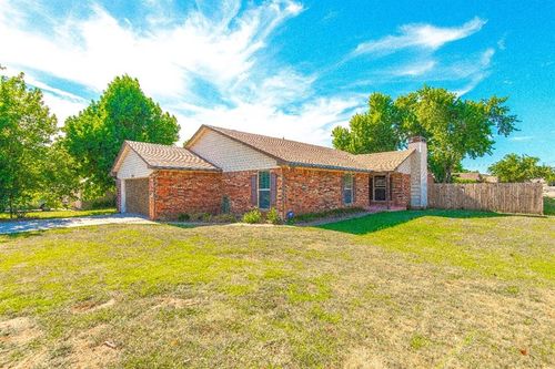 1425 Venus Cir, Edmond, OK, 73003-6015 | Card Image