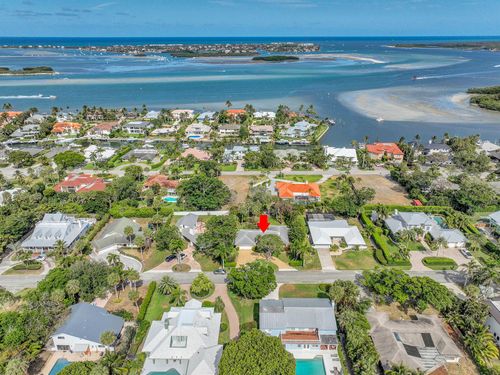 10 Middle Rd, Sewalls Point, FL, 34996-7011 | Card Image