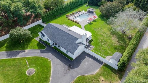 525 Rocky Point Rd, East Marion, NY, 11939-1140 | Card Image