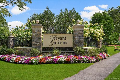 1j-9 Bryant Cres, White Plains, NY, 10605-2714 | Card Image