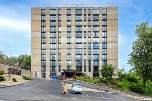 unit-8c-1800 7th St, East Moline, IL, 61244-2232 | Card Image