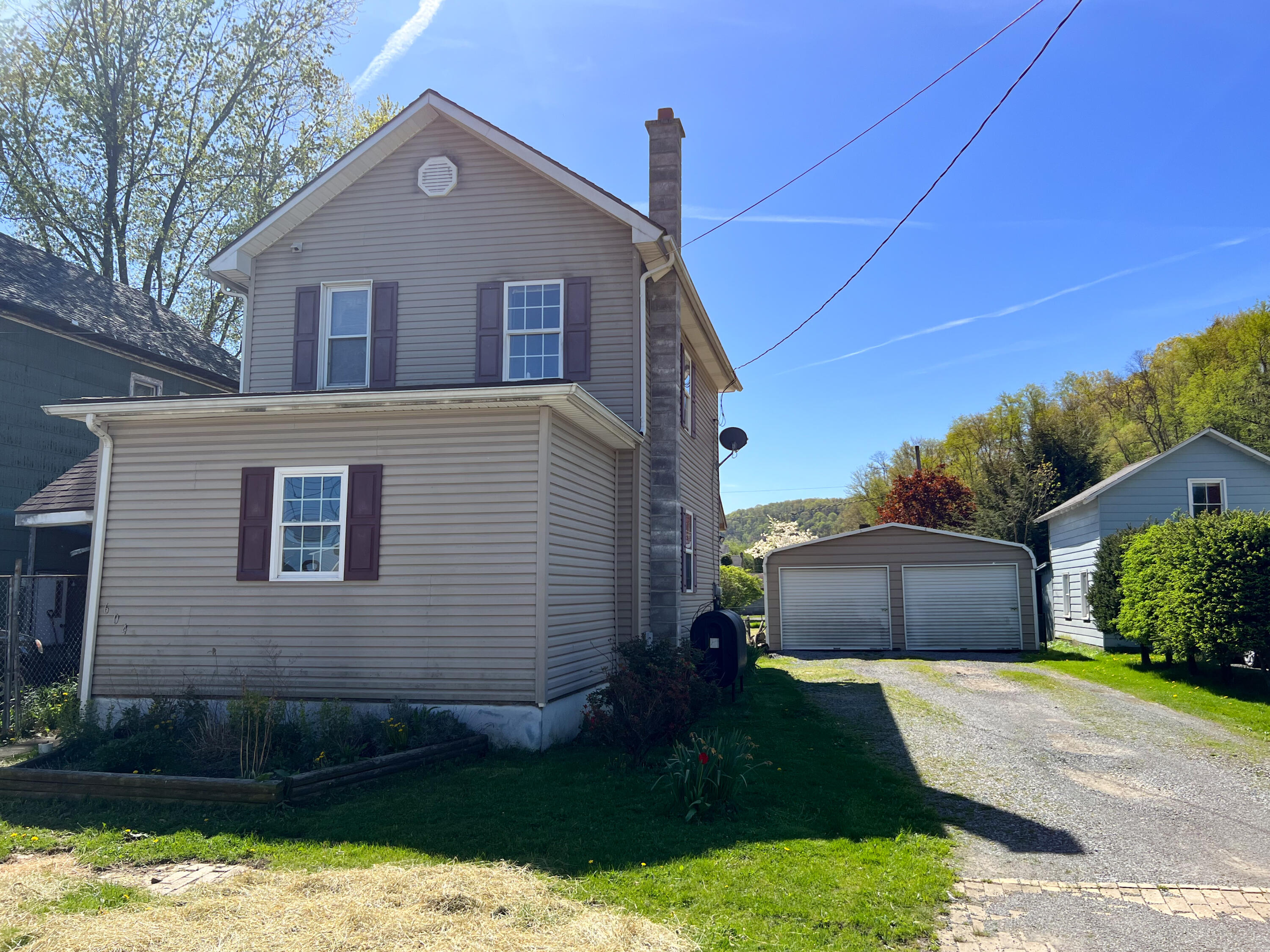 Anderson St, Curwensville, PA 16833