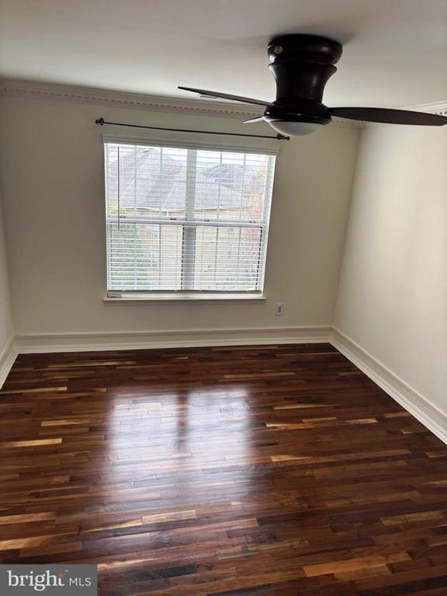 1043 Gardenview Loop, Condo with 3 bedrooms, 3 bathrooms and null parking in WOODBRIDGE VA | Image 4