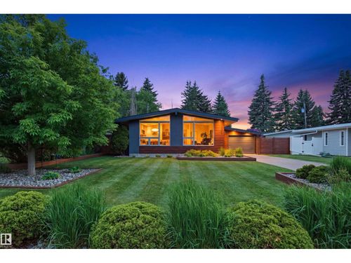 6905 102a Ave Nw, Edmonton, AB, T6A0S1 | Card Image