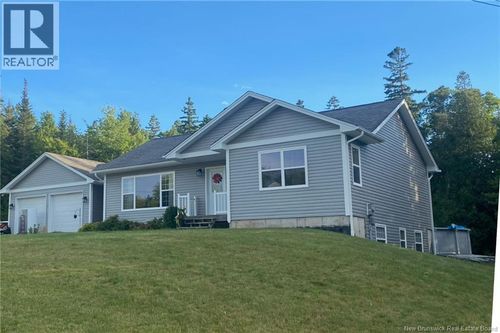 44 Saxon Dr, Quispamsis, NB, E2G0E3 | Card Image