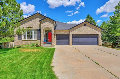 Spacious 4 bedroom ranch with walkout basement | Image 1