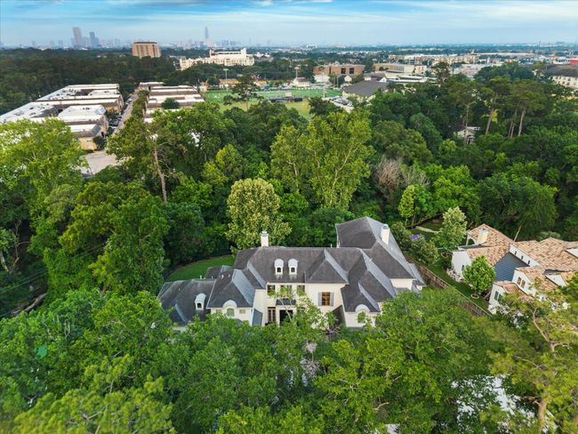E - 22 E Shady Ln, House other with 5 bedrooms, 5 bathrooms and 3 parking in Houston TX | Image 50