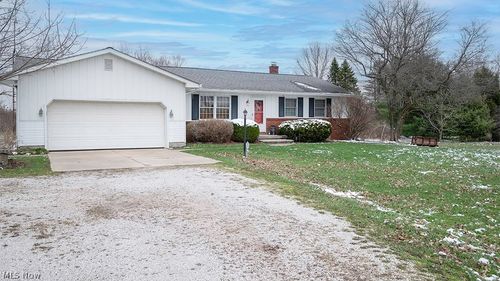 5239 Cadwallader Sonk Rd, Fowler, OH, 44418-9735 | Card Image
