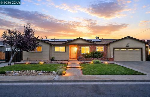 4427 Crestwood Cir, Concord, CA, 94521-1246 | Card Image