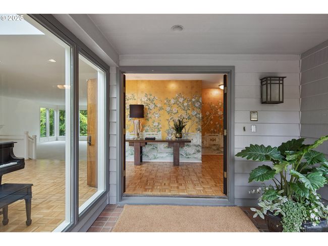 1890 S Greenwood Rd, House other with 5 bedrooms, 5 bathrooms and 2 parking in Portland OR | Image 6