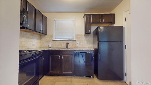 1045 E Breckenridge St, Ferndale, MI, 48220-1526 | Card Image