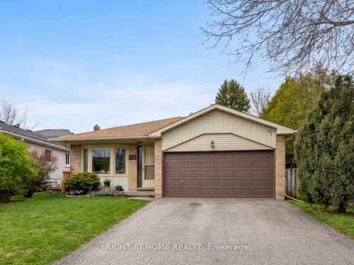 505 London Rd, Newmarket, ON, L3Y6E4 | Card Image