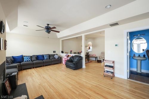 1427 Barnhardt Ln, Rahway, NJ, 07065-5084 | Card Image