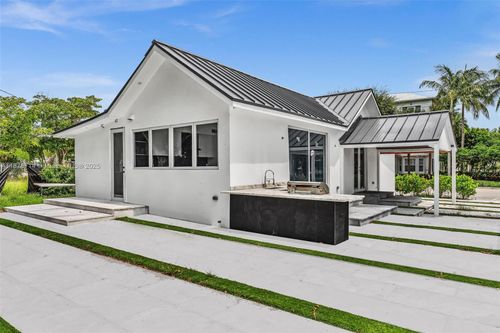 396-394 Se 5th Ave, Delray Beach, FL, 33483-5209 | Card Image