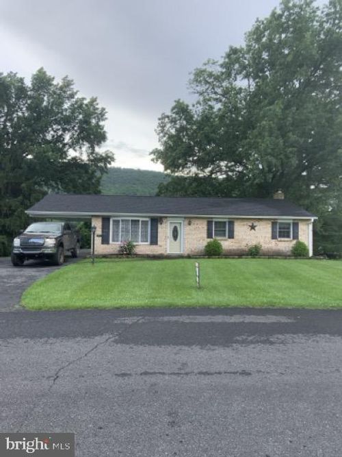 321 Erdman Dr, DAUPHIN, PA, 17018-9360 | Card Image